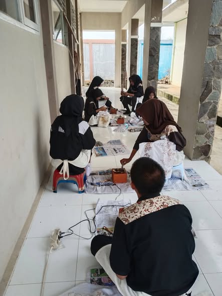 Kriya Kreatif Batik Dan Tekstil